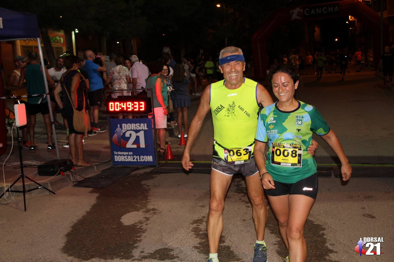 El atleta del Mobel Automenor Running Team se lleva el triunfo con un tiempo de 33:15 minutos, por los 40:45 para la corredora del C.D. Runtritón