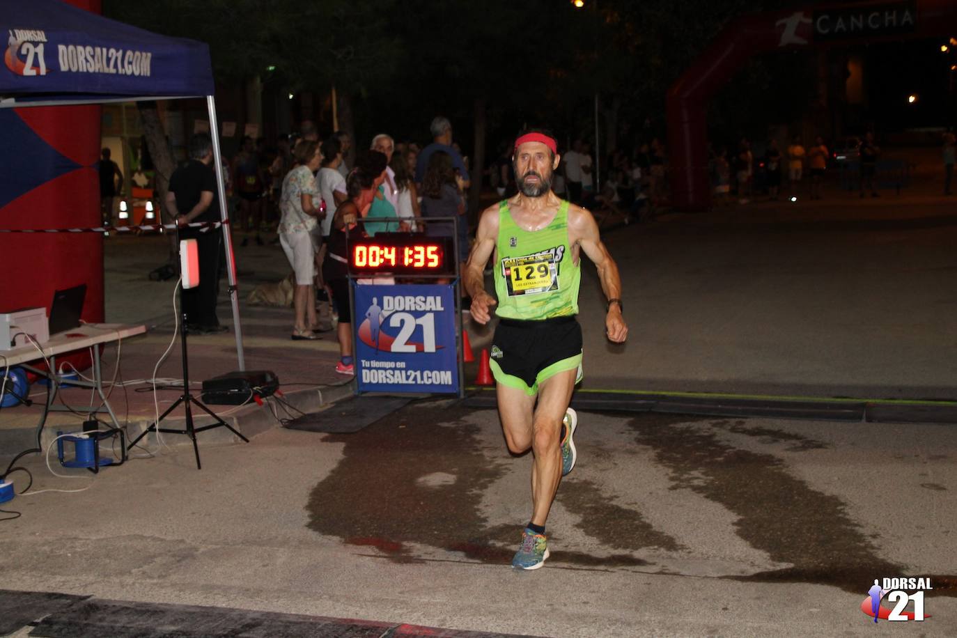 El atleta del Mobel Automenor Running Team se lleva el triunfo con un tiempo de 33:15 minutos, por los 40:45 para la corredora del C.D. Runtritón