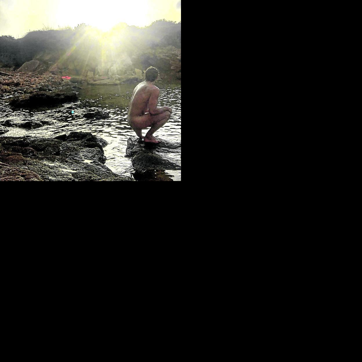 Tres desnudos y una 'radiografía'