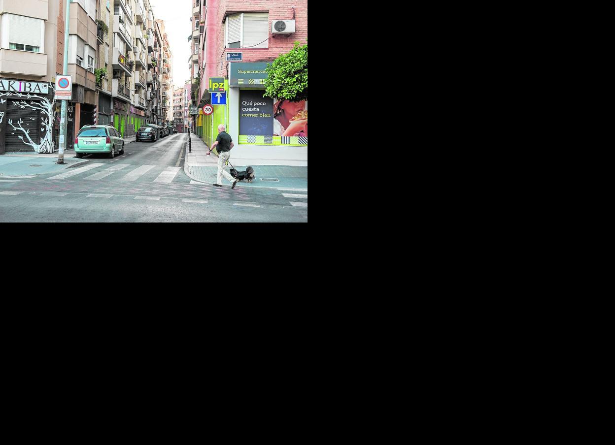 La calle en la que, según la Policía Nacional, fue encontrada la víctima. 