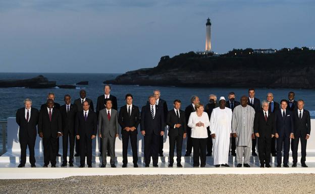 Posado en Biarritz. 