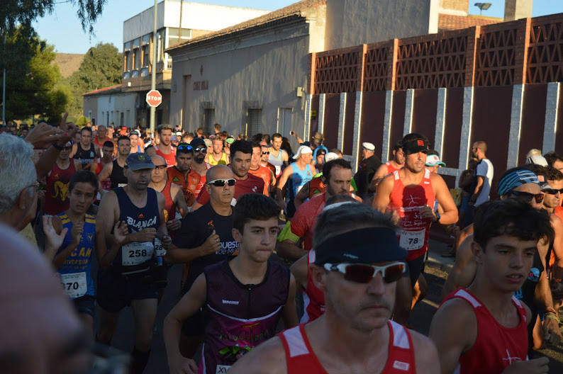 El atleta del Alumbres Sport gana con un tiempo de 31:23 minutos en los 8,5 kilómetros, por los 36:00 para la corredora del Mobel Automenor Running Team