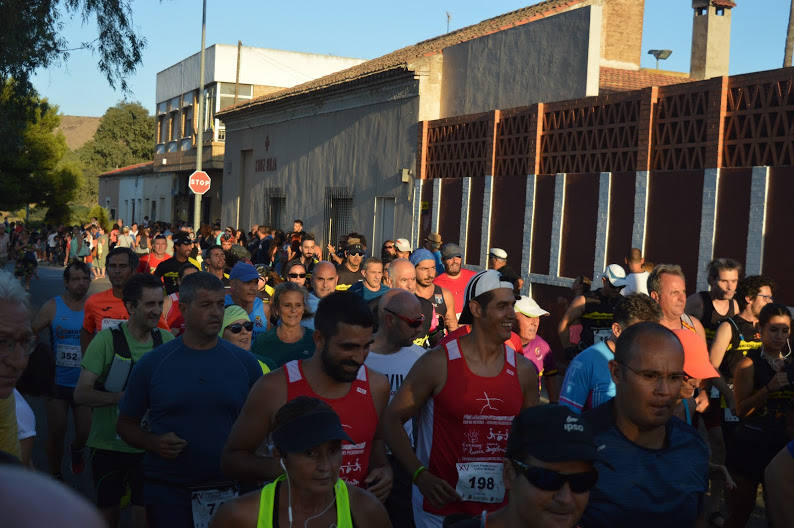 El atleta del Alumbres Sport gana con un tiempo de 31:23 minutos en los 8,5 kilómetros, por los 36:00 para la corredora del Mobel Automenor Running Team