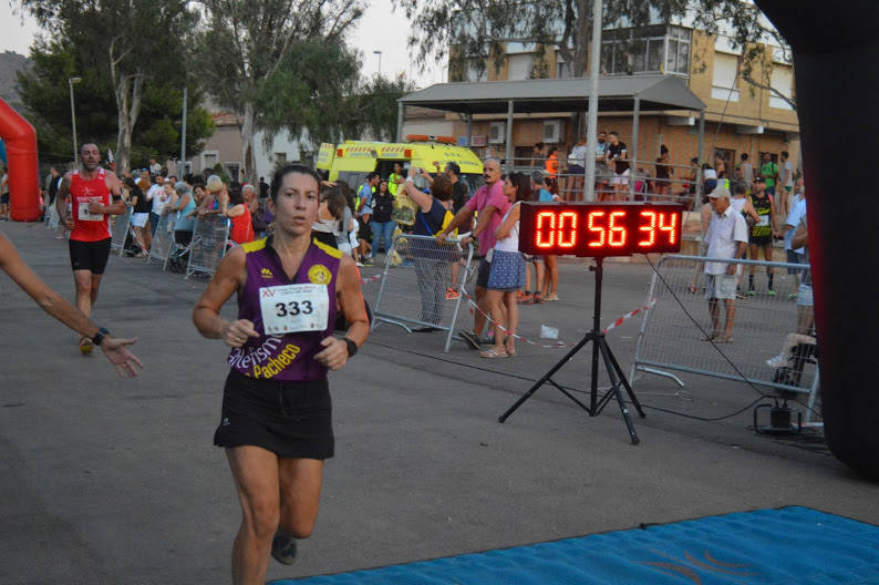 El atleta del Alumbres Sport gana con un tiempo de 31:23 minutos en los 8,5 kilómetros, por los 36:00 para la corredora del Mobel Automenor Running Team