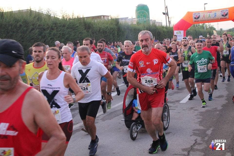 El atleta de la AD LLano de Brujas completa los cinco kilómetros en 14:59 minutos, por los 19:11 de la corredora del Bathco Running Team 