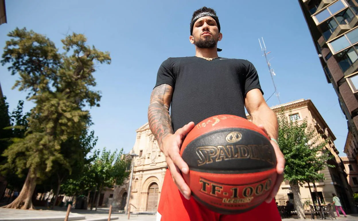 Askia Booker, esta semana, en el centro de Murcia. 