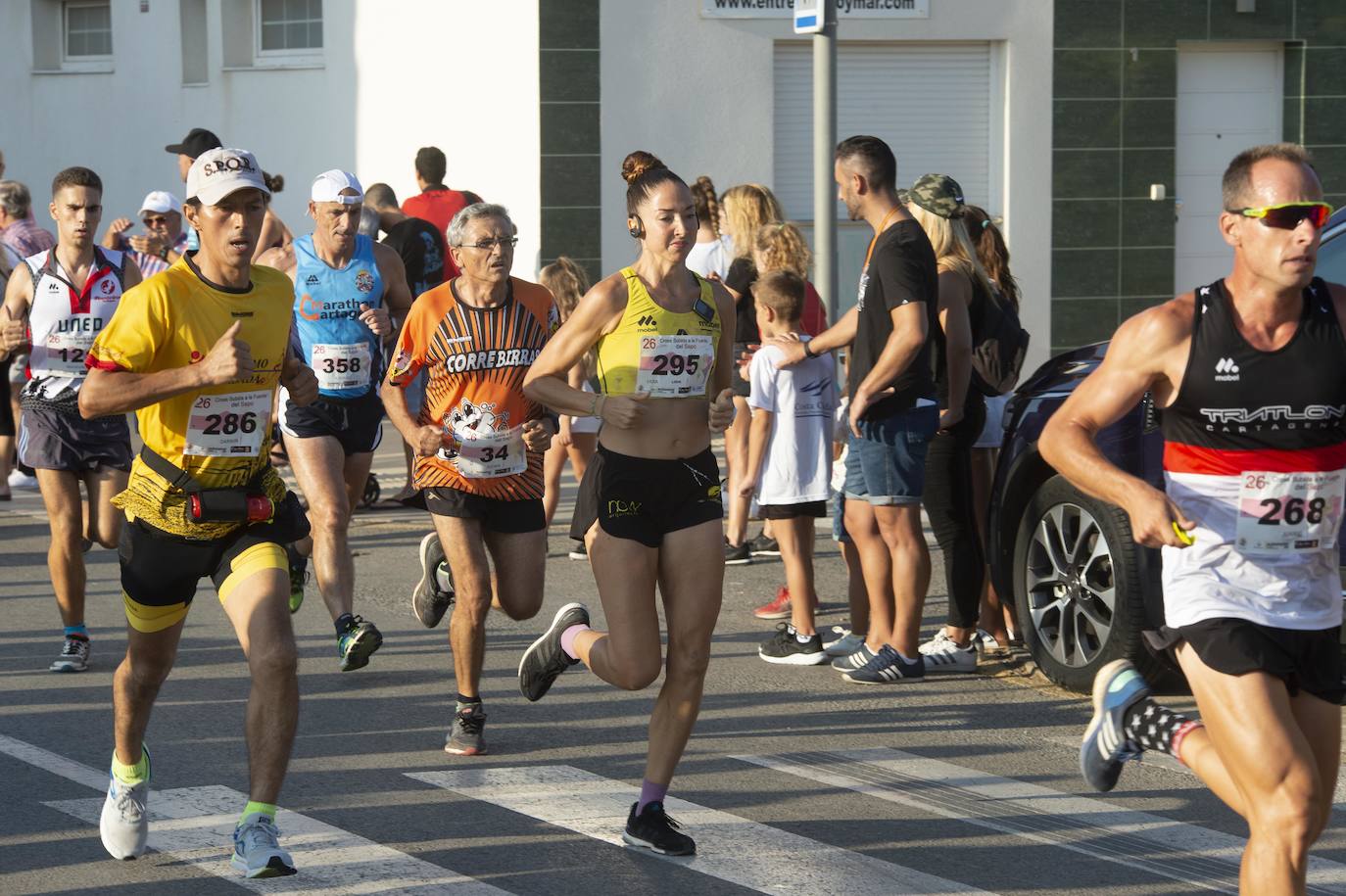 El atleta del Mobel Automenor Running Team se lleva el triunfo con un tiempo de 35:10 minutos en los 10 kilómetros, por los 44:43 para su compañera de club que gana en la prueba femenina