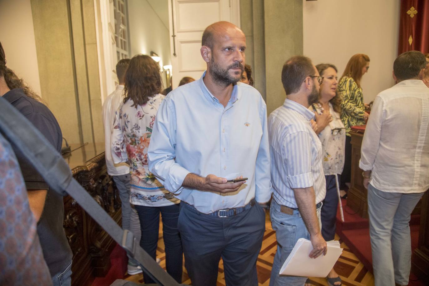Durante el Pleno, la alcaldesa, Ana Belén Castejón, protagonizó un encontronazo dialéctico con el portavoz de MC, José López.