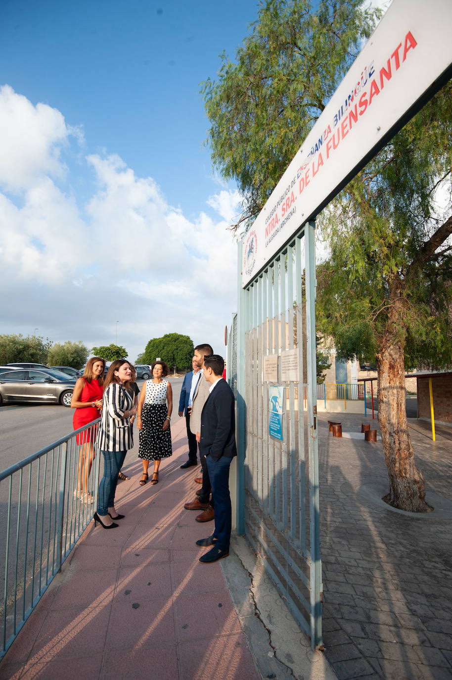 NIños en la vuelta al cole en un centro escolar de Archena.