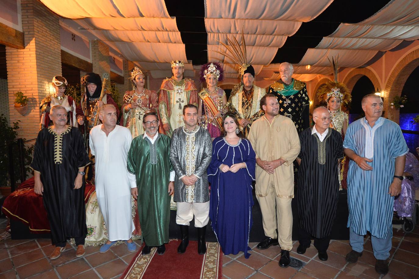 El restaurante Rincón Huertano acogió el viernes por la noche la Cena Medieval, en la que brillaron con luz propia el Rey Aben Hud 2019, Agustín Belda Lario y su favorita, su hija Carmina y el Infante Alfonso 2019, Alejandro García Serón, junto a su esposa y reina, Berta García.