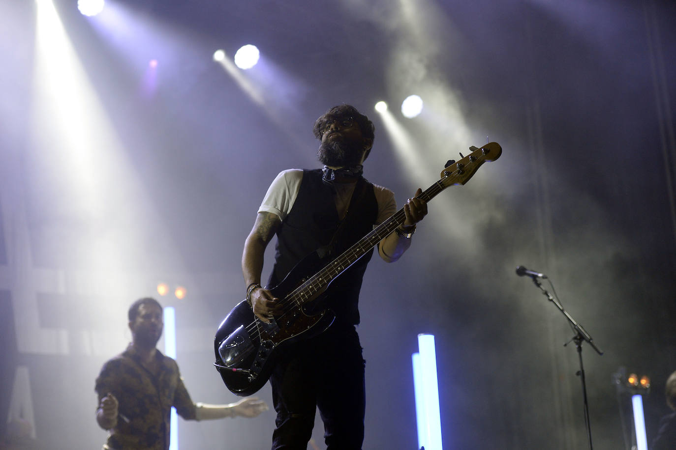 El festival B-Side celebra su edición más ecléctica, en la que Viva Suecia firmó los mejores momentos y en la que también destacaron la puesta en escena de Fuel Fandango, el reggae electrónico de Iseo & Dodosound y el talento de Alice Wonder.