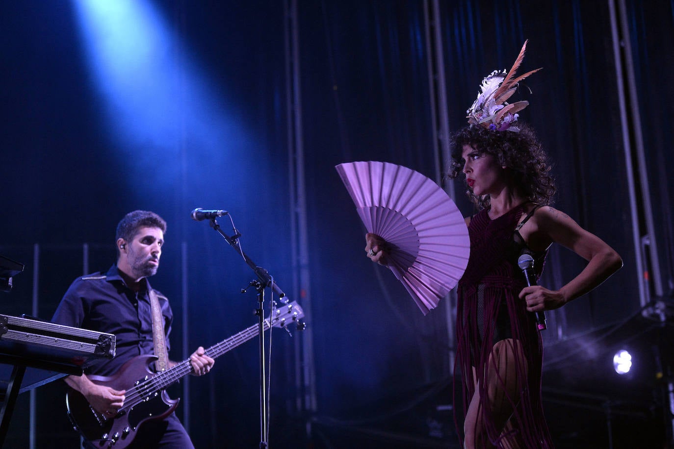 El festival B-Side celebra su edición más ecléctica, en la que Viva Suecia firmó los mejores momentos y en la que también destacaron la puesta en escena de Fuel Fandango, el reggae electrónico de Iseo & Dodosound y el talento de Alice Wonder.