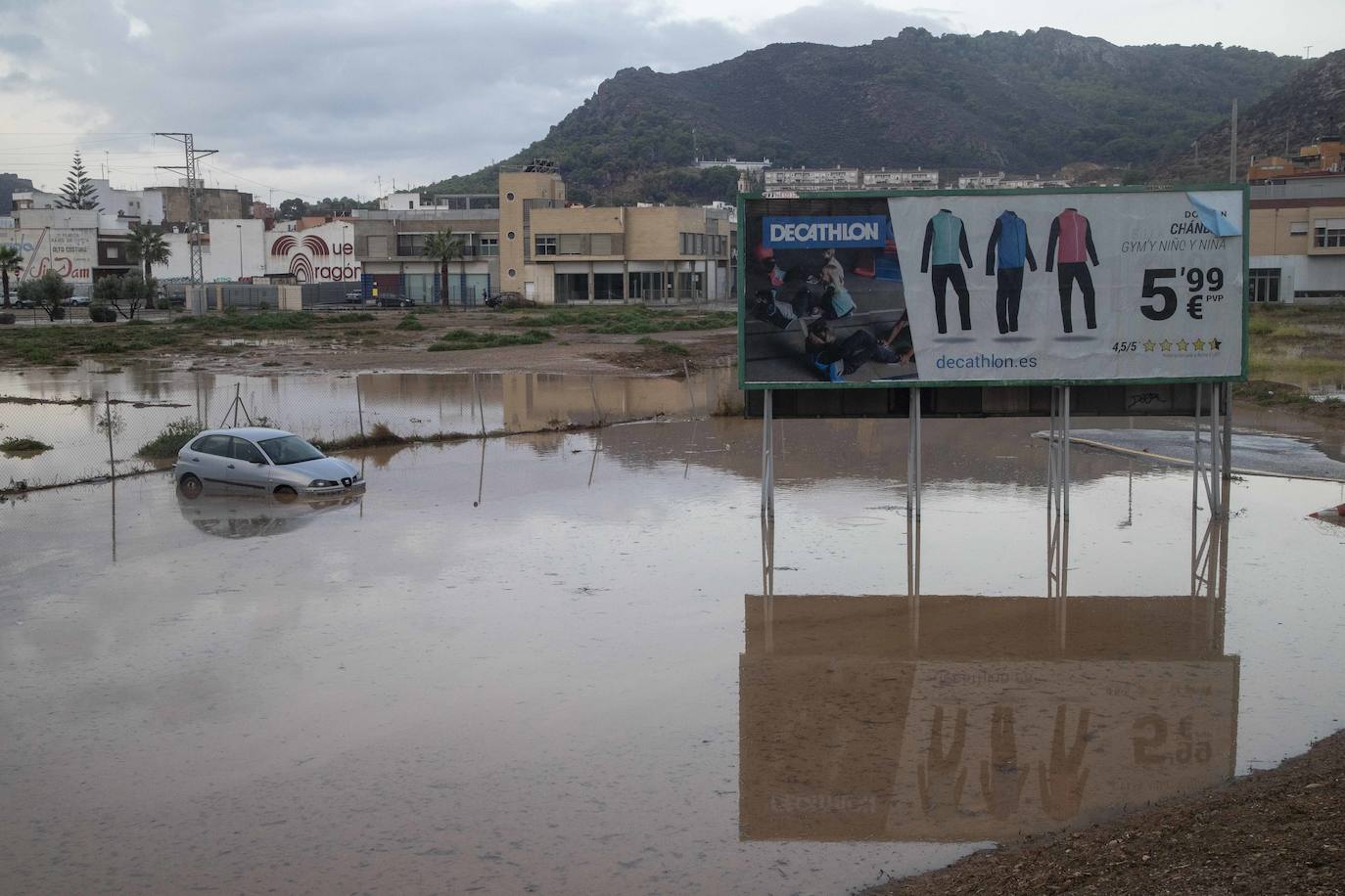 El centro de Cartagena y Los Urrutias también sufrieron notablemente los efectos de las inundaciones