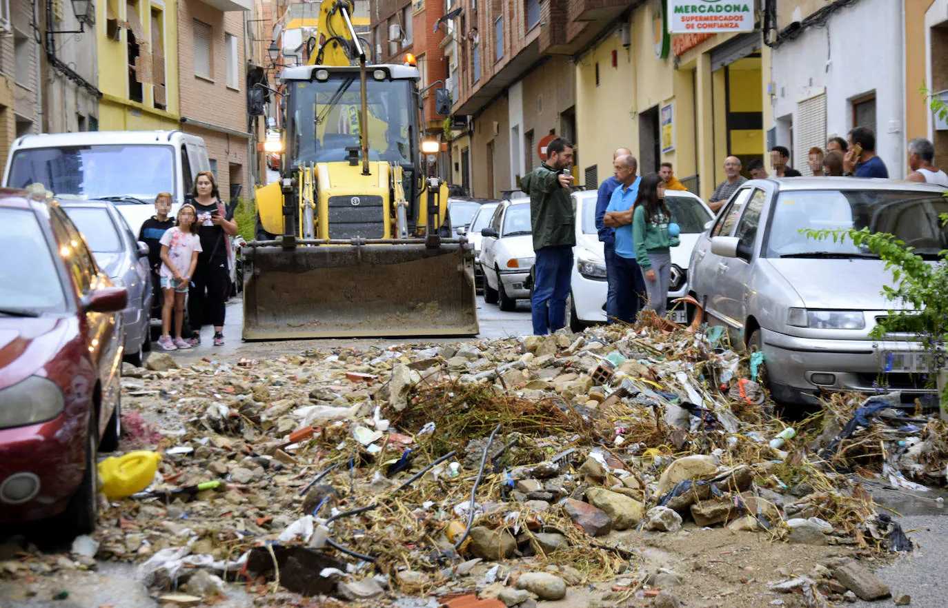 La localidad, castigada por la gota fría con daños materiales y calles anegadas.