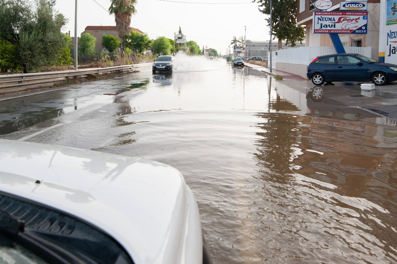 Recorrido por las localidades de Alquerías, Beniel y Llano de Brujas, donde el temporal causó cuantiosos destrozos