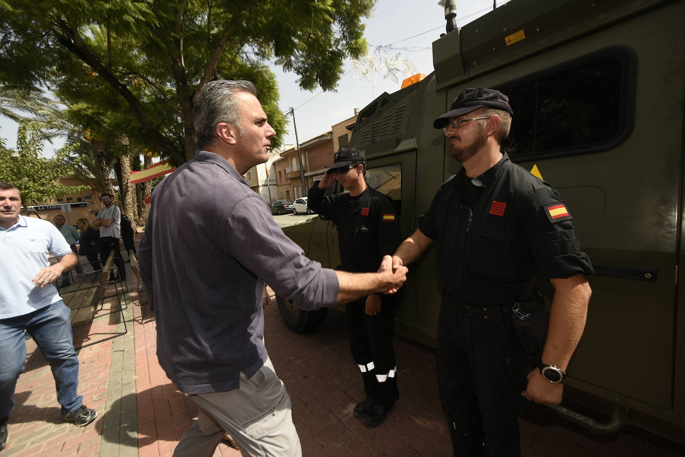 Vecinos de la pedanía murciana vuelven a sus casas anegadas por el lodo e inician las labores de limpieza tras la riada