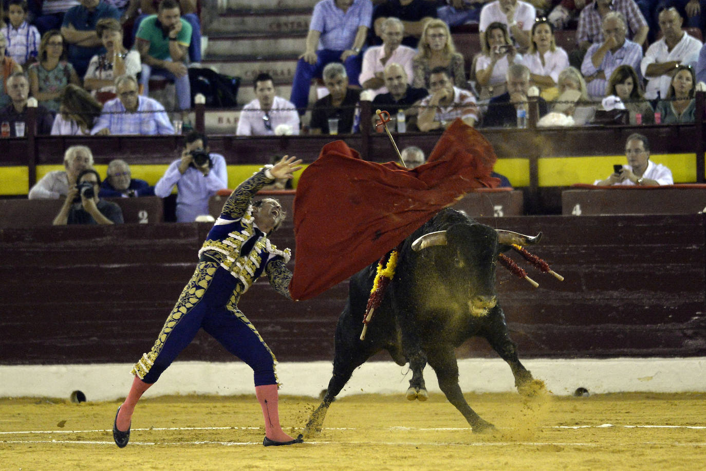 El de la Puebla y el de Lorca salen a hombros en una tarde de vacío para El Juli; la corrida de Daniel Ruiz estuvo en tipo aunque no embistió como la del año pasado