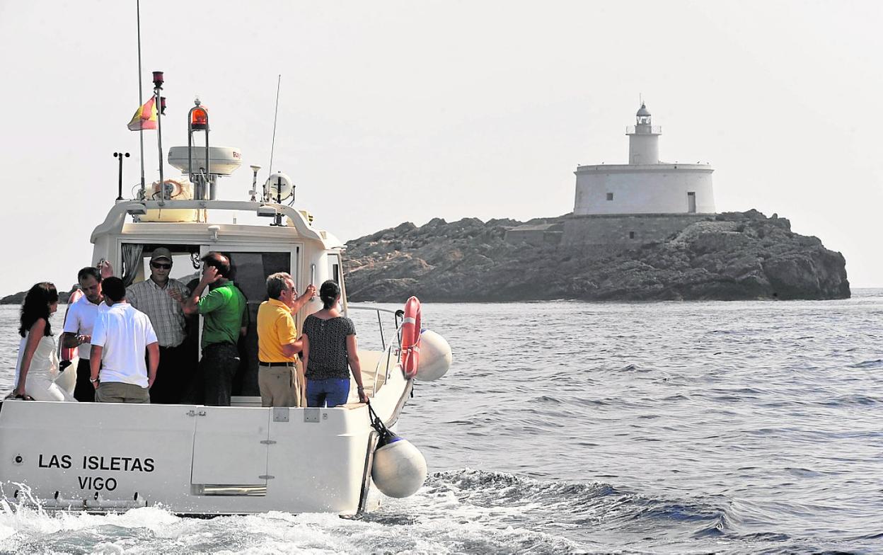 Embarcación dedicada a la vigilancia del área de Cabo de Palos-Islas Hormigas. 