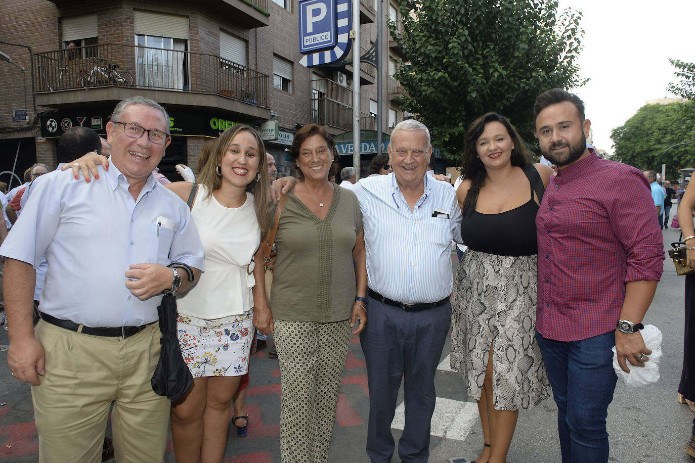 Claudia y Valeria acompañaron al torero mallorquín Antonio Ferrera, gran amigo del murciano, que no se despegó de su lado en el hospital en su convalecencia en Pamplona