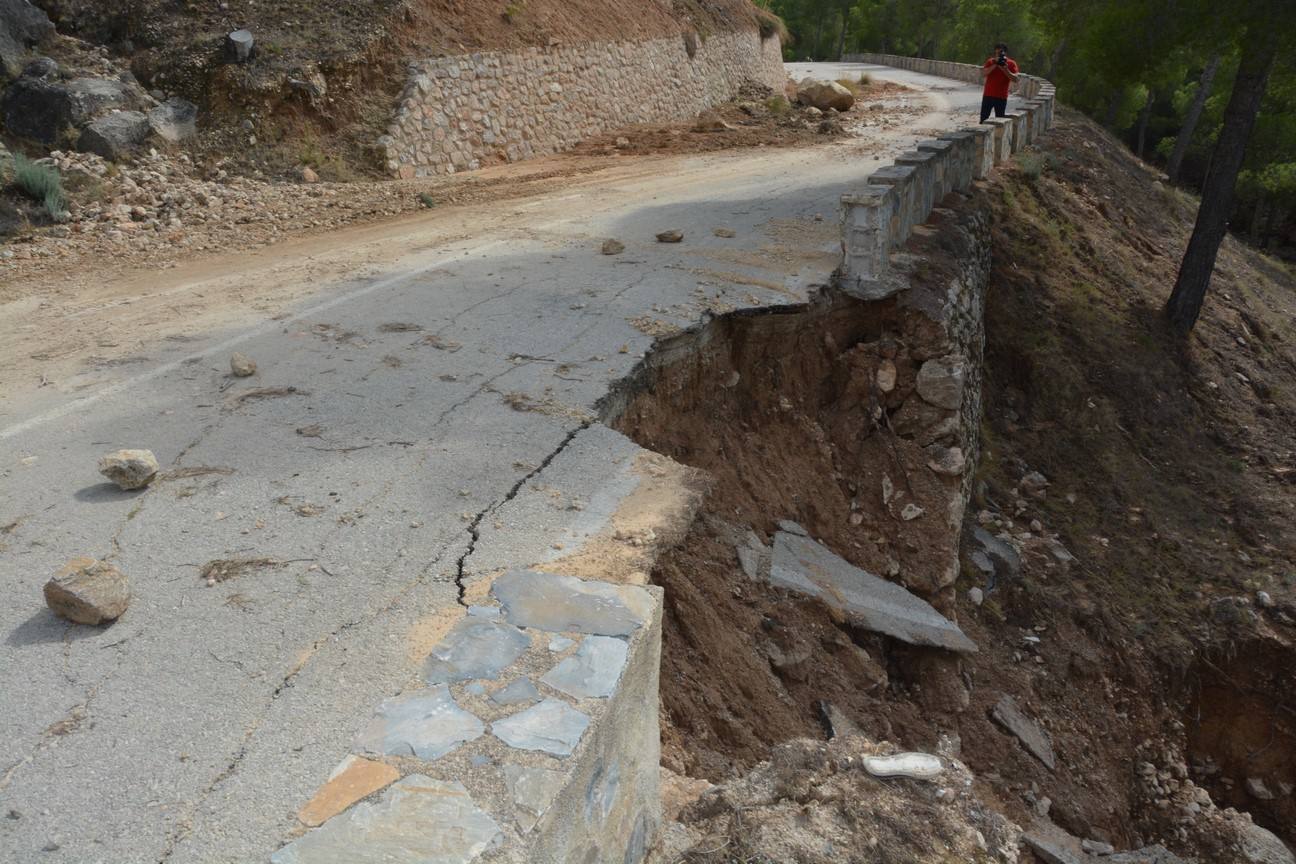 El Ayuntamiento de Cieza ha aprobado solicitar al Consejo de Ministros la declaración de su término Municipal así como del resto de municipios de la Región afectados, como zona afectada gravemente por una emergencia de protección civil.