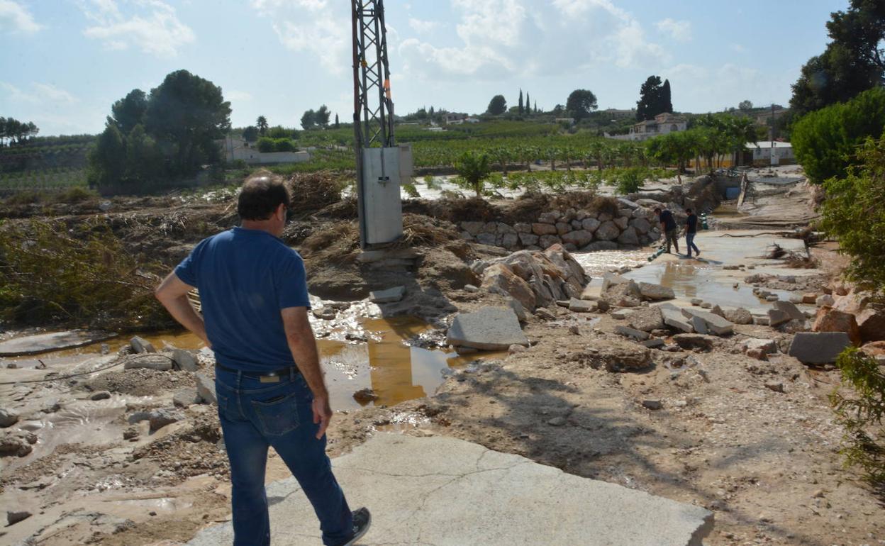 Paso de la rambla de Agua Amarga en El Olmico destruido por la DANA.