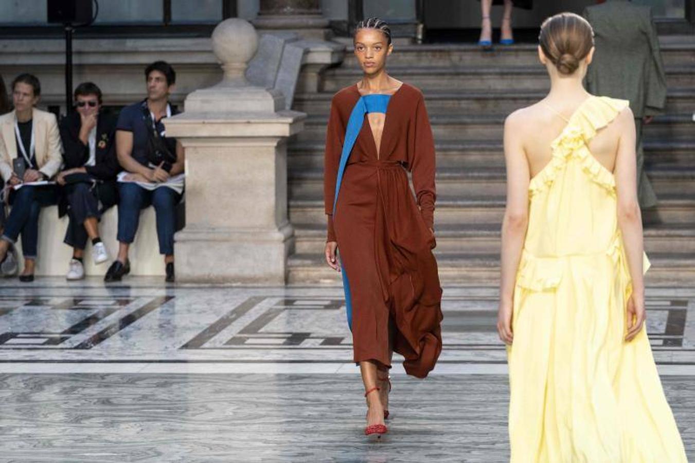  Victoria Beckham presenta su colección Primavera/Verano 2020 en la Fashion Week de Londres