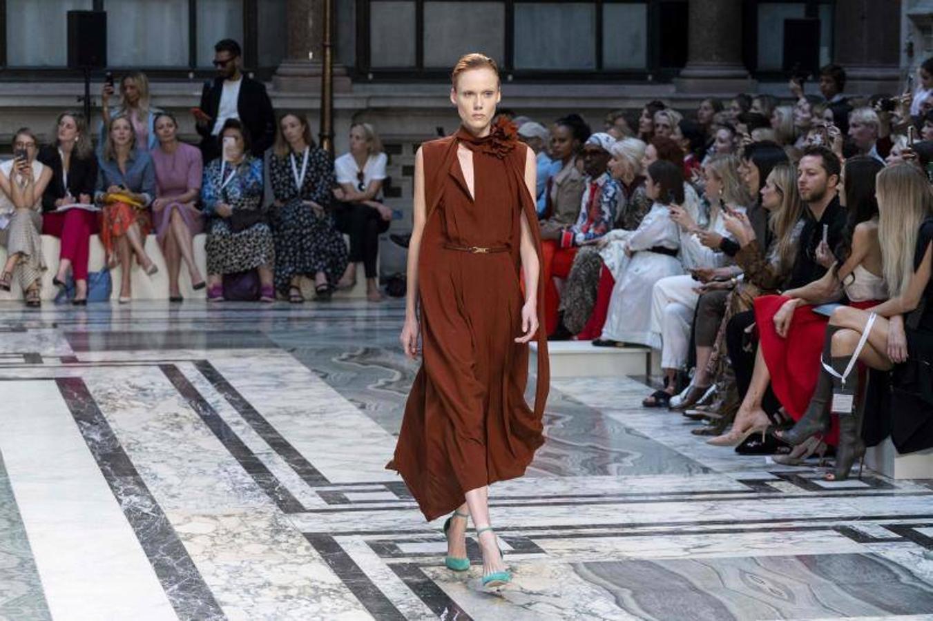  Victoria Beckham presenta su colección Primavera/Verano 2020 en la Fashion Week de Londres