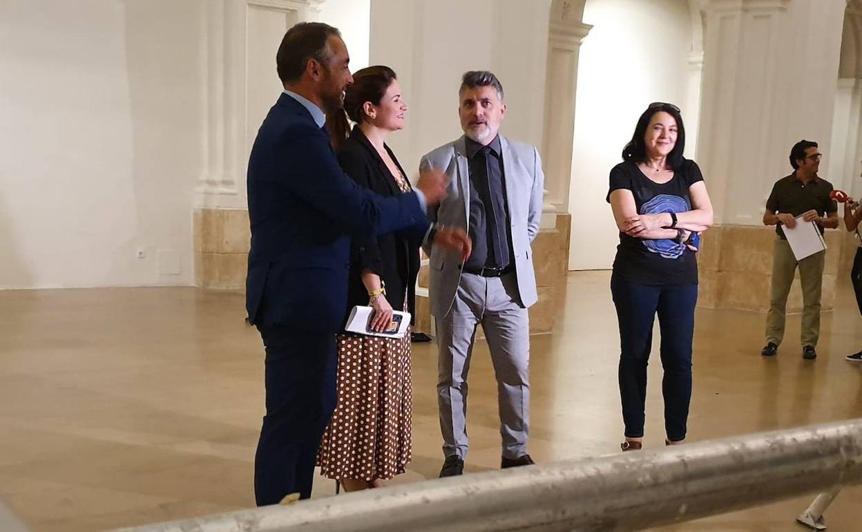 La consejera de Educación y Cultura, Esperanza Moreno, visita la Sala Verónicas tras el episodio de lluvias torrenciales.