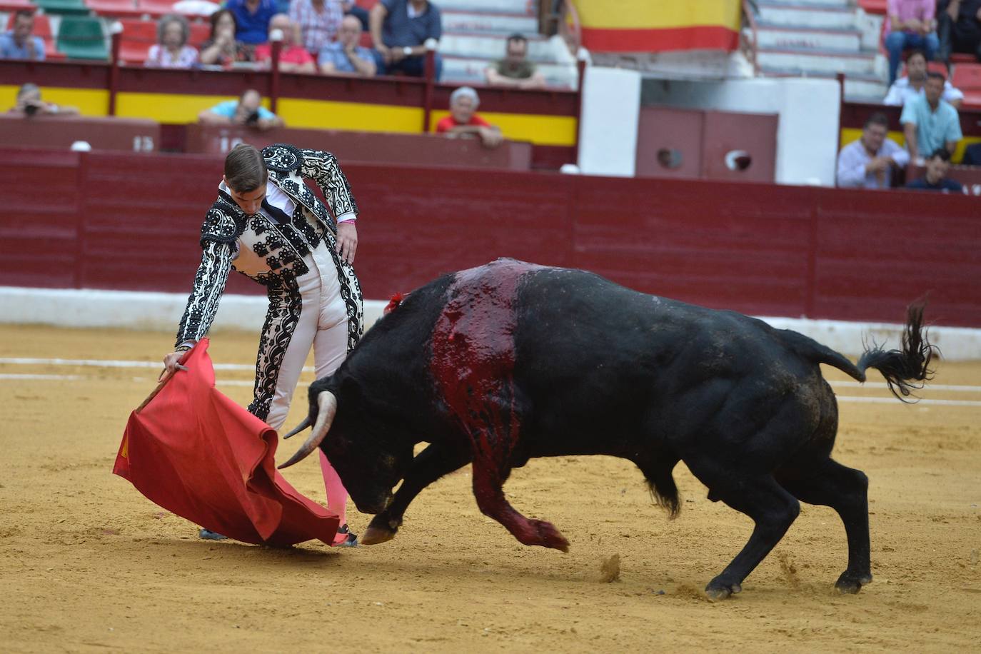 Fotos: Debut y puerta grande para José María trigueros
