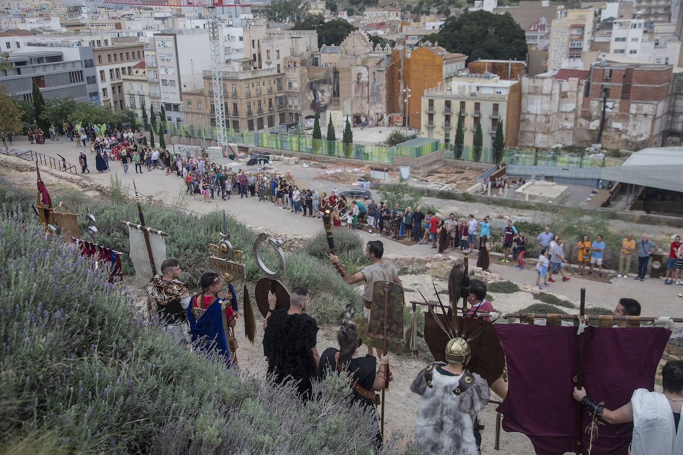 La Ruta Iter Ignis comenzó en Cabo de Palos y reunió a una veintena de relevistas.