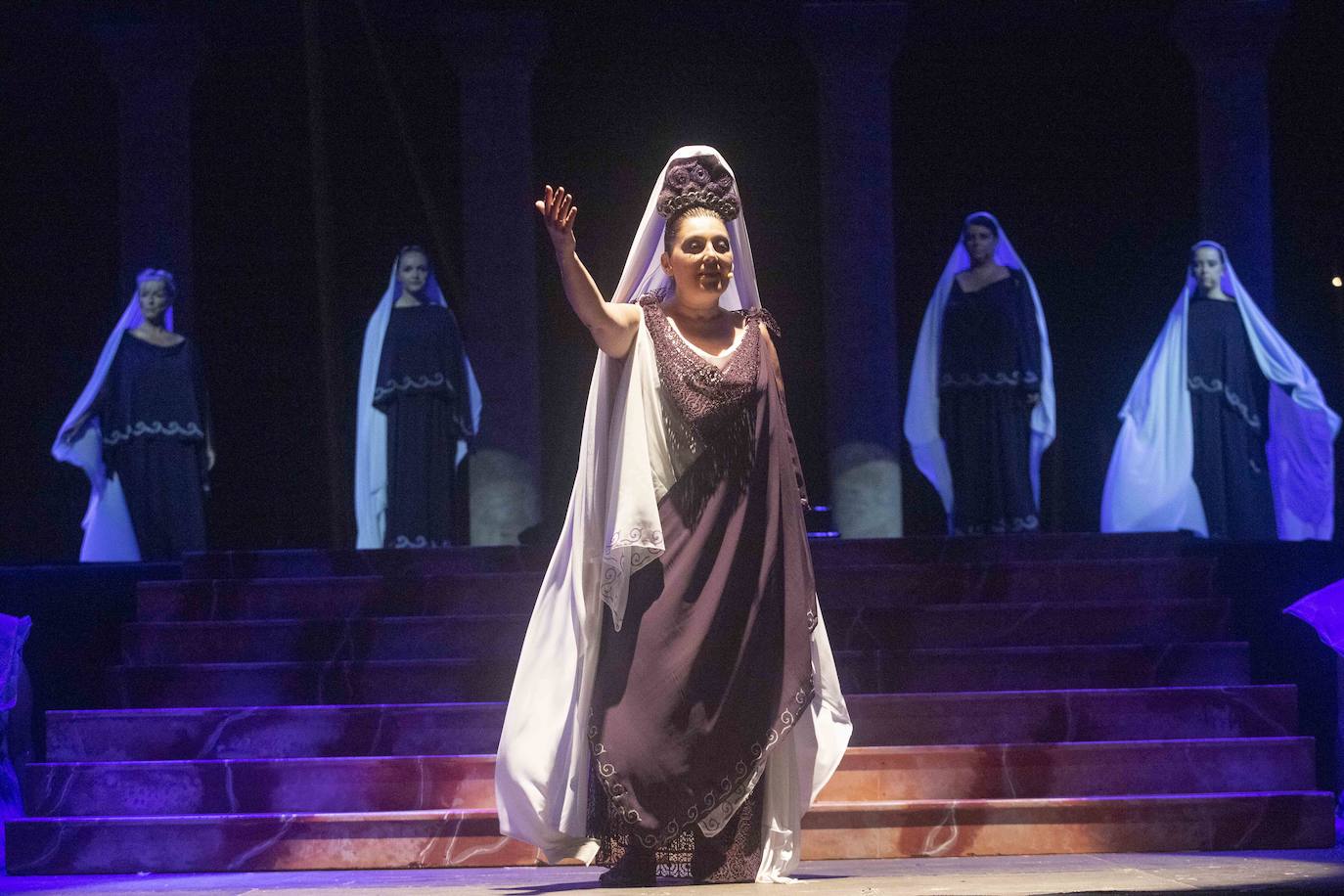 La participación de más de 500 actores aumentó la espectacularidad del acto, ante 1.500 asistentes.