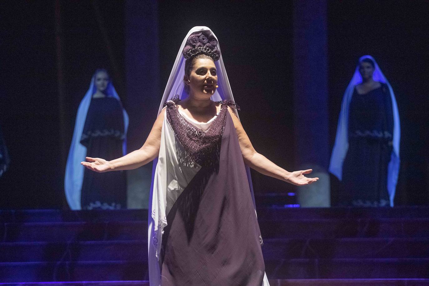 La participación de más de 500 actores aumentó la espectacularidad del acto, ante 1.500 asistentes.