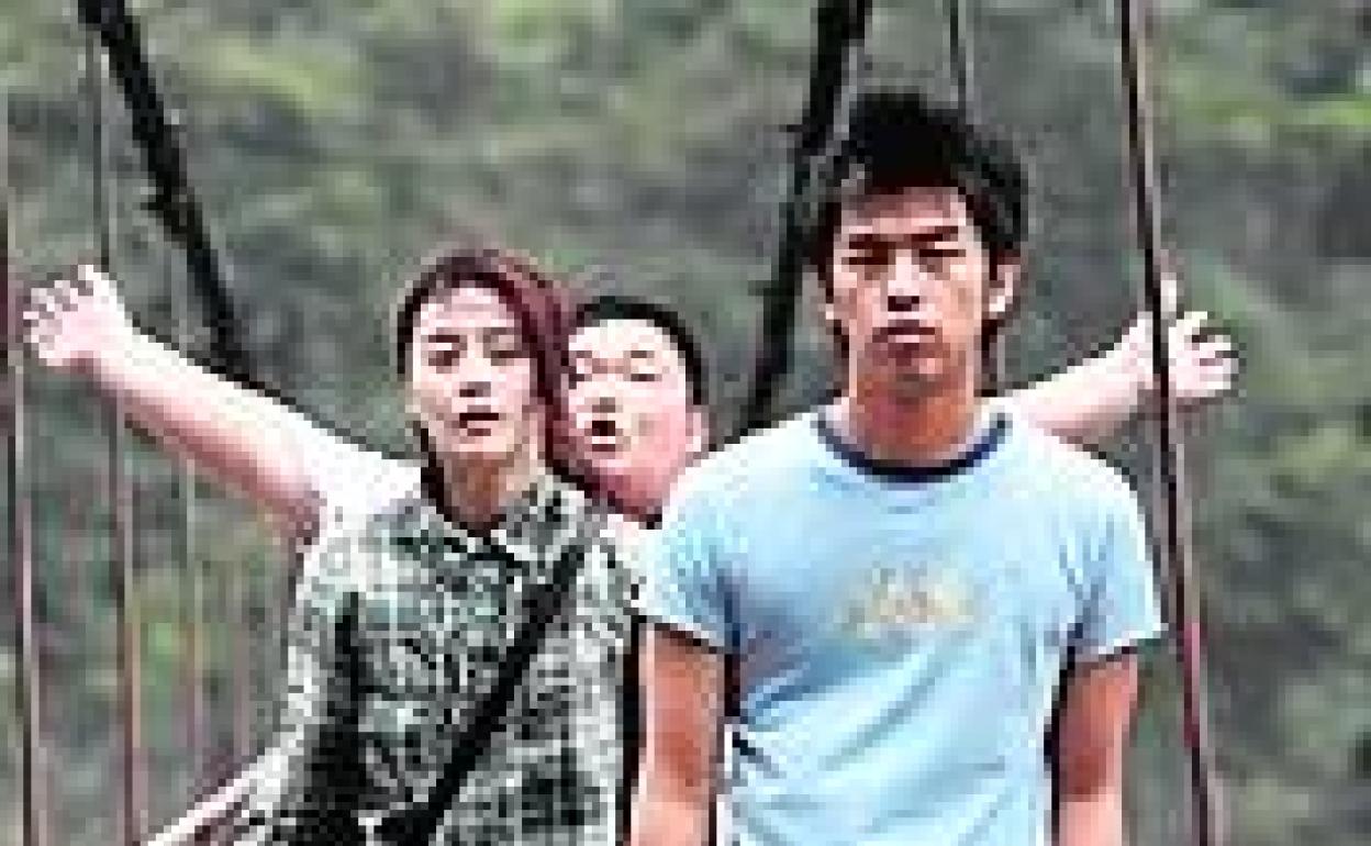 Tres jóvenes en busca de sus destinos