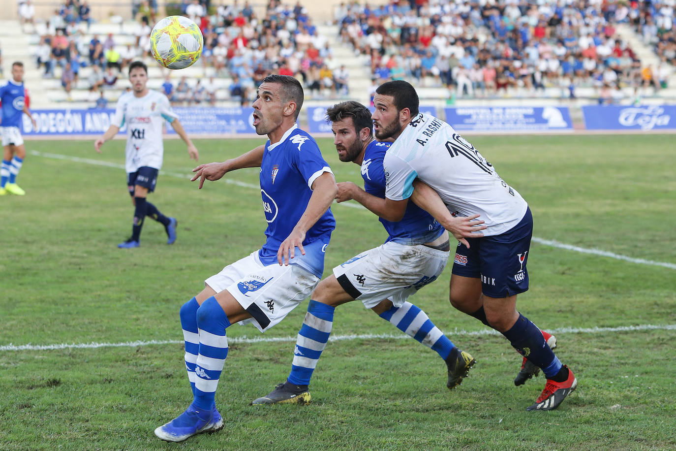 Fotos: El Yeclano se rinde en el minuto 90 (1-0)