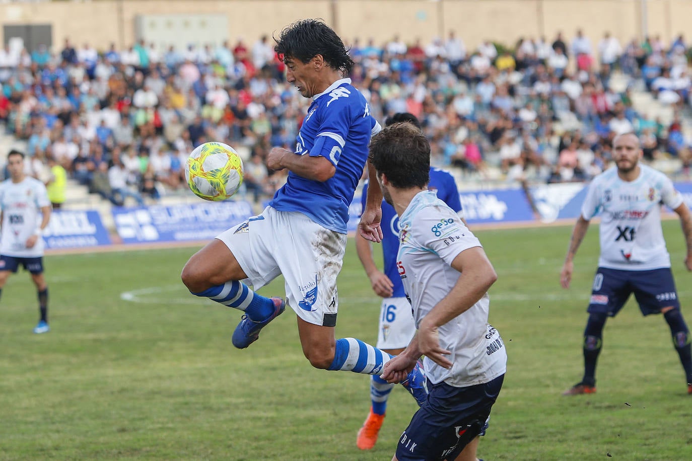 Fotos: El Yeclano se rinde en el minuto 90 (1-0)