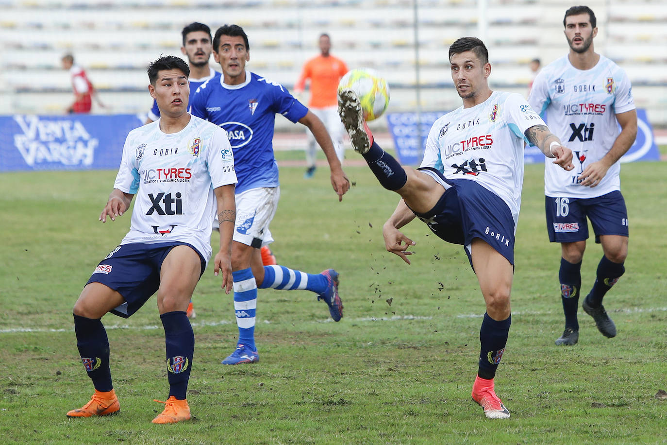 Fotos: El Yeclano se rinde en el minuto 90 (1-0)