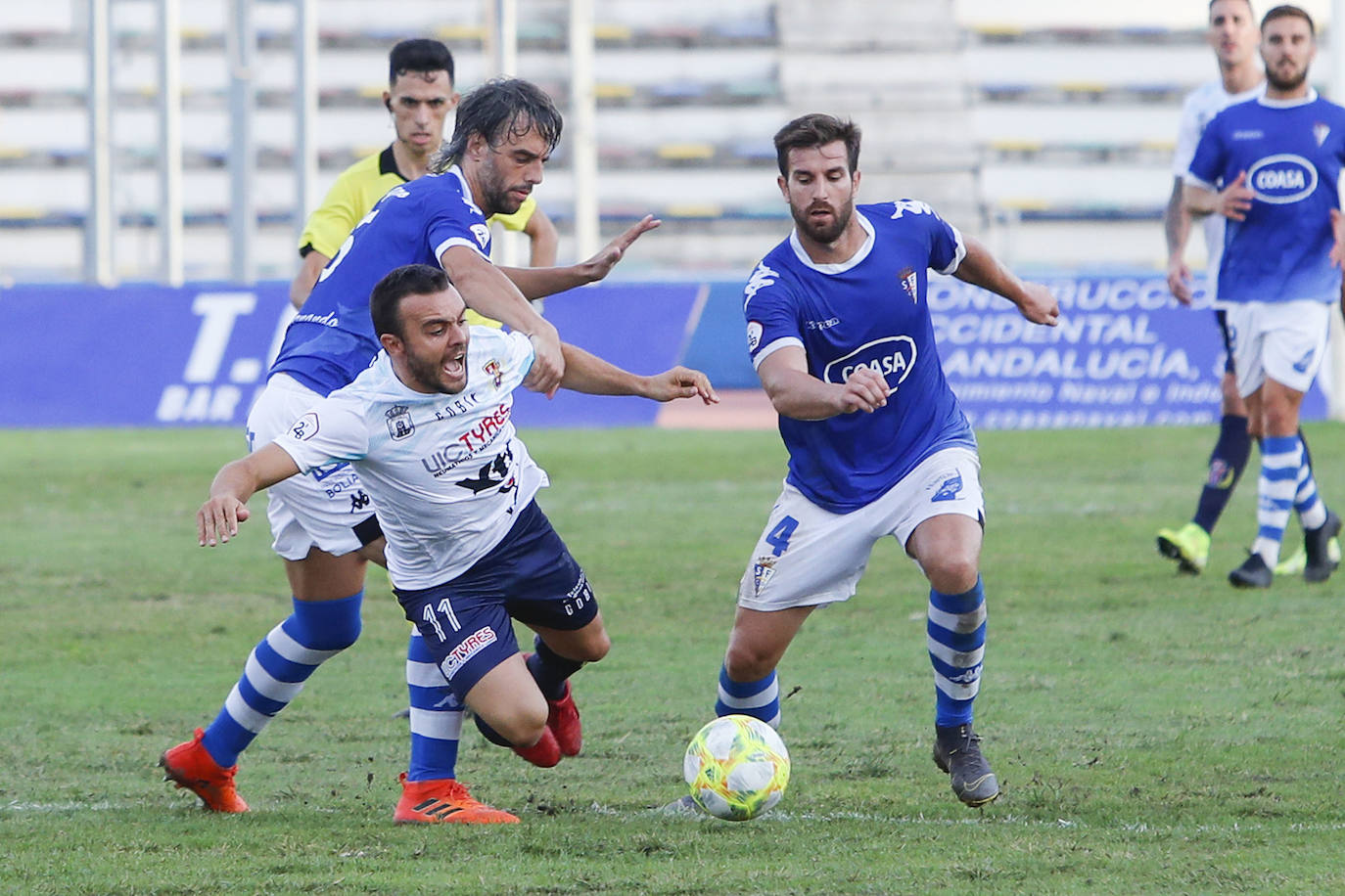 Fotos: El Yeclano se rinde en el minuto 90 (1-0)