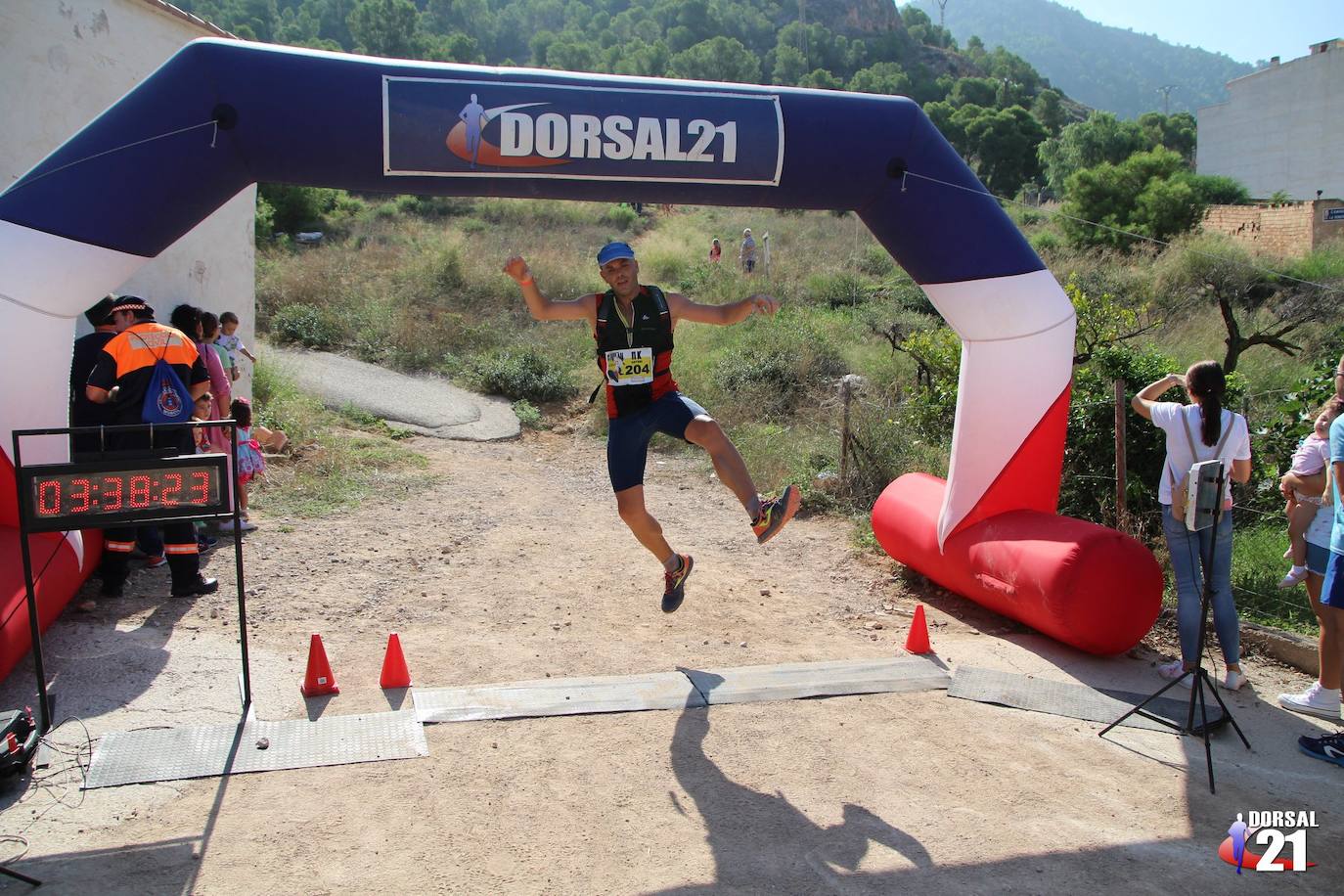 El atleta del Mobel Automenor Running Team Alfonso De Moya se lleva el VI Trail del Gavilán con un tiempo de 2:19:21 en los 22 kilómetros, por los 2:43:57 para su compañera de club Ana Isabel Cánovas