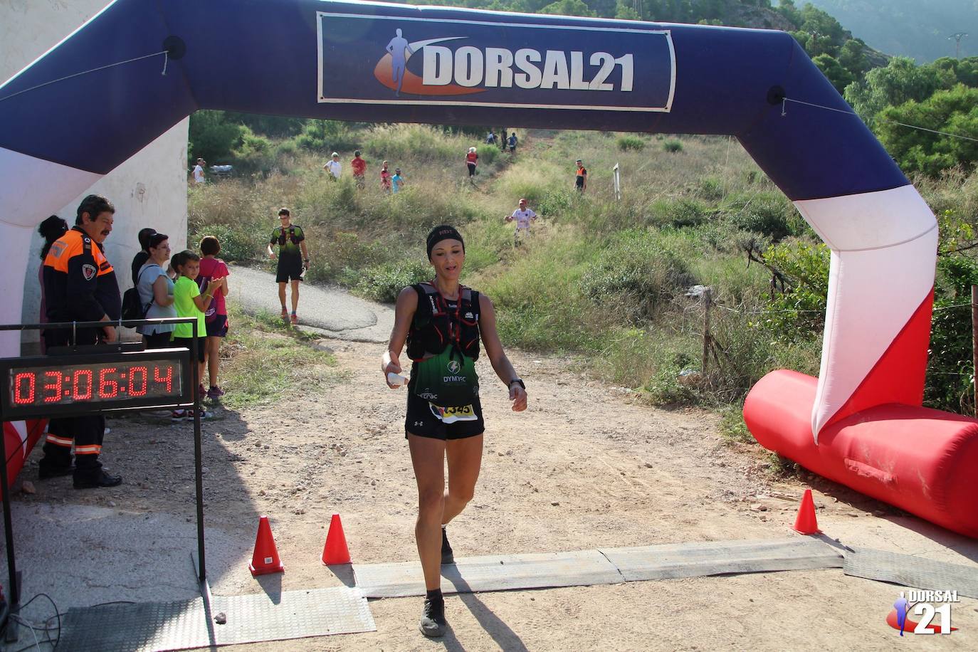 El atleta del Mobel Automenor Running Team Alfonso De Moya se lleva el VI Trail del Gavilán con un tiempo de 2:19:21 en los 22 kilómetros, por los 2:43:57 para su compañera de club Ana Isabel Cánovas