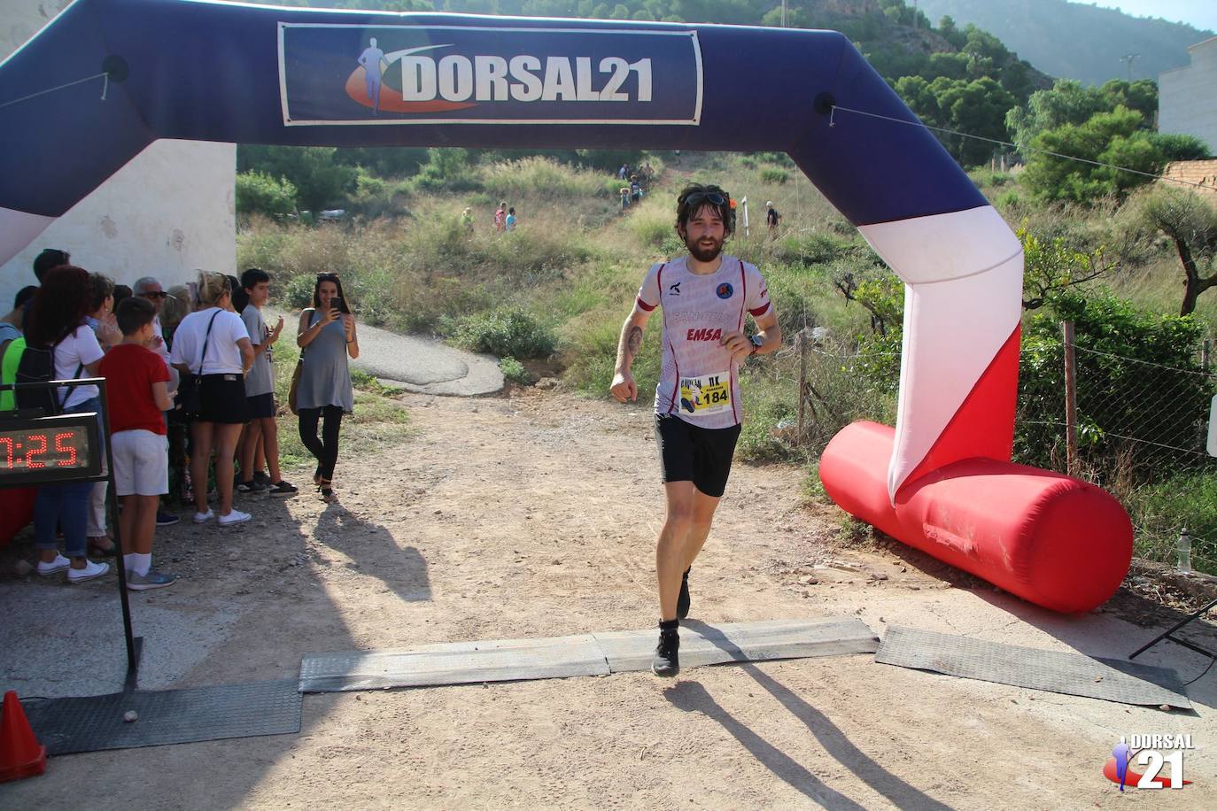 El atleta del Mobel Automenor Running Team Alfonso De Moya se lleva el VI Trail del Gavilán con un tiempo de 2:19:21 en los 22 kilómetros, por los 2:43:57 para su compañera de club Ana Isabel Cánovas