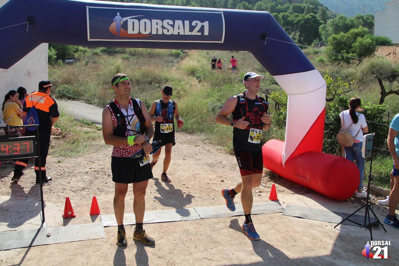 El atleta del Mobel Automenor Running Team Alfonso De Moya se lleva el VI Trail del Gavilán con un tiempo de 2:19:21 en los 22 kilómetros, por los 2:43:57 para su compañera de club Ana Isabel Cánovas