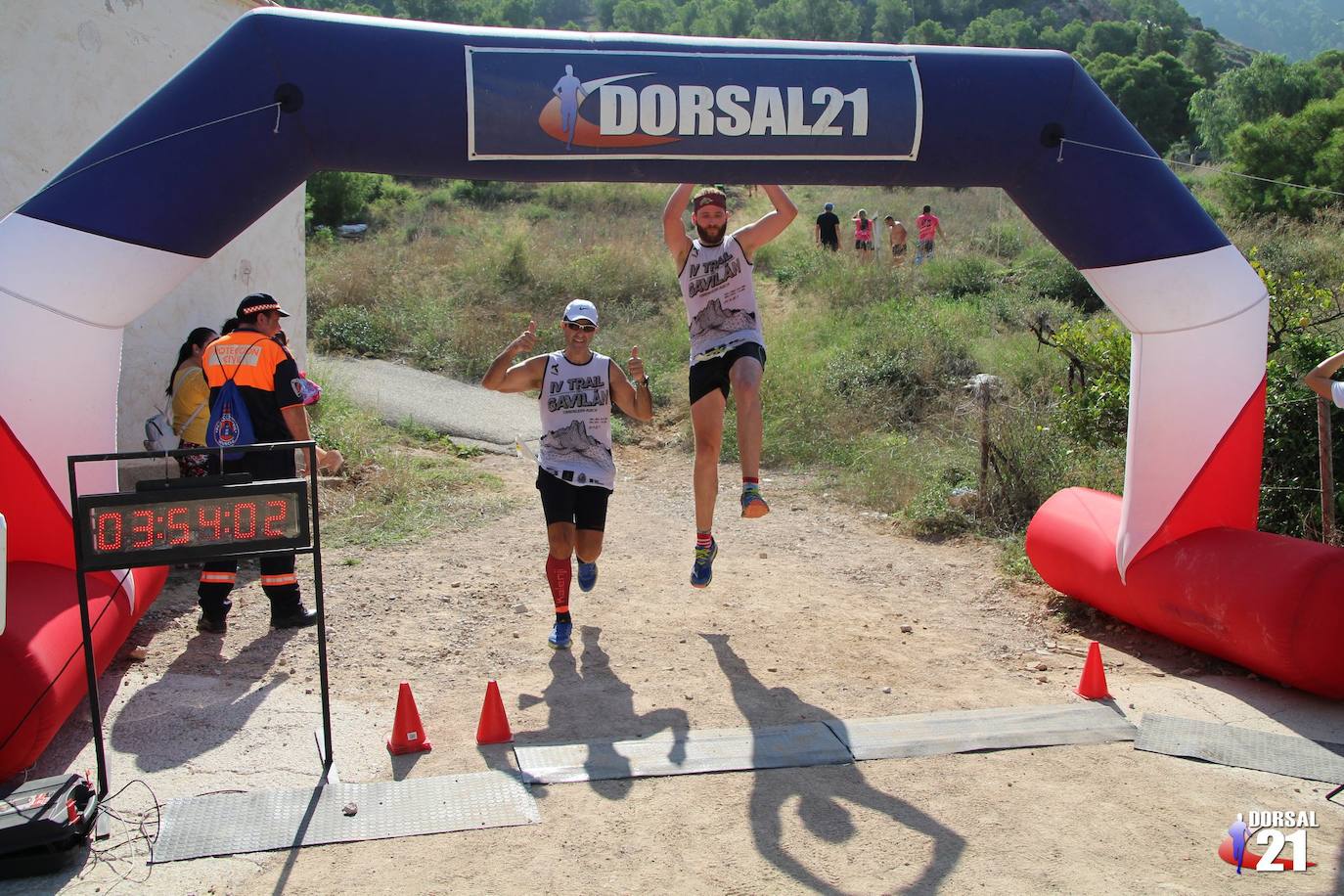 El atleta del Mobel Automenor Running Team Alfonso De Moya se lleva el VI Trail del Gavilán con un tiempo de 2:19:21 en los 22 kilómetros, por los 2:43:57 para su compañera de club Ana Isabel Cánovas