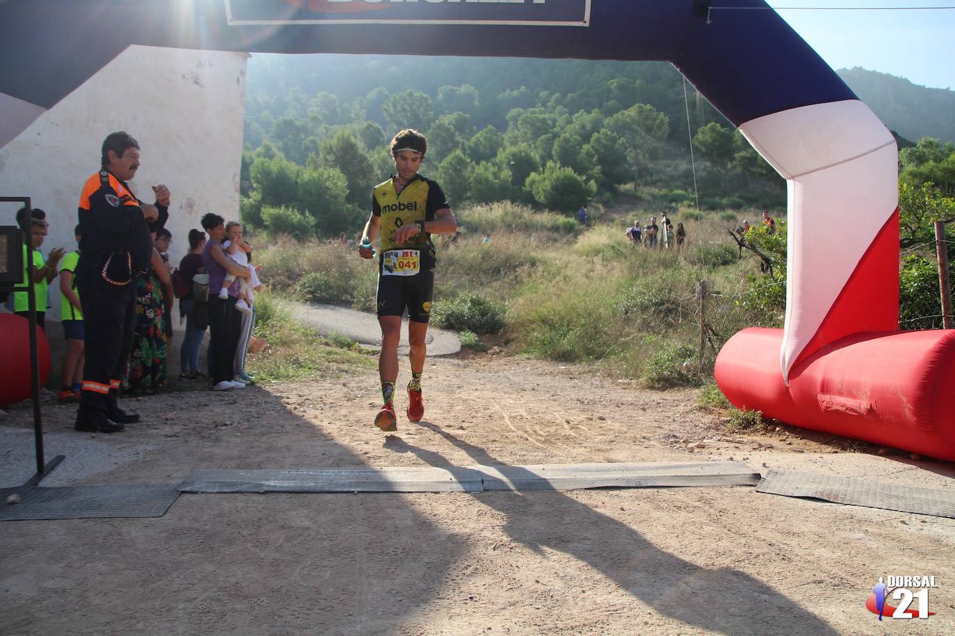 El atleta del Mobel Automenor Running Team Alfonso De Moya se lleva el VI Trail del Gavilán con un tiempo de 2:19:21 en los 22 kilómetros, por los 2:43:57 para su compañera de club Ana Isabel Cánovas