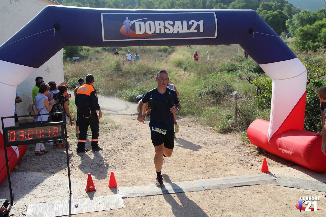 El atleta del Mobel Automenor Running Team Alfonso De Moya se lleva el VI Trail del Gavilán con un tiempo de 2:19:21 en los 22 kilómetros, por los 2:43:57 para su compañera de club Ana Isabel Cánovas