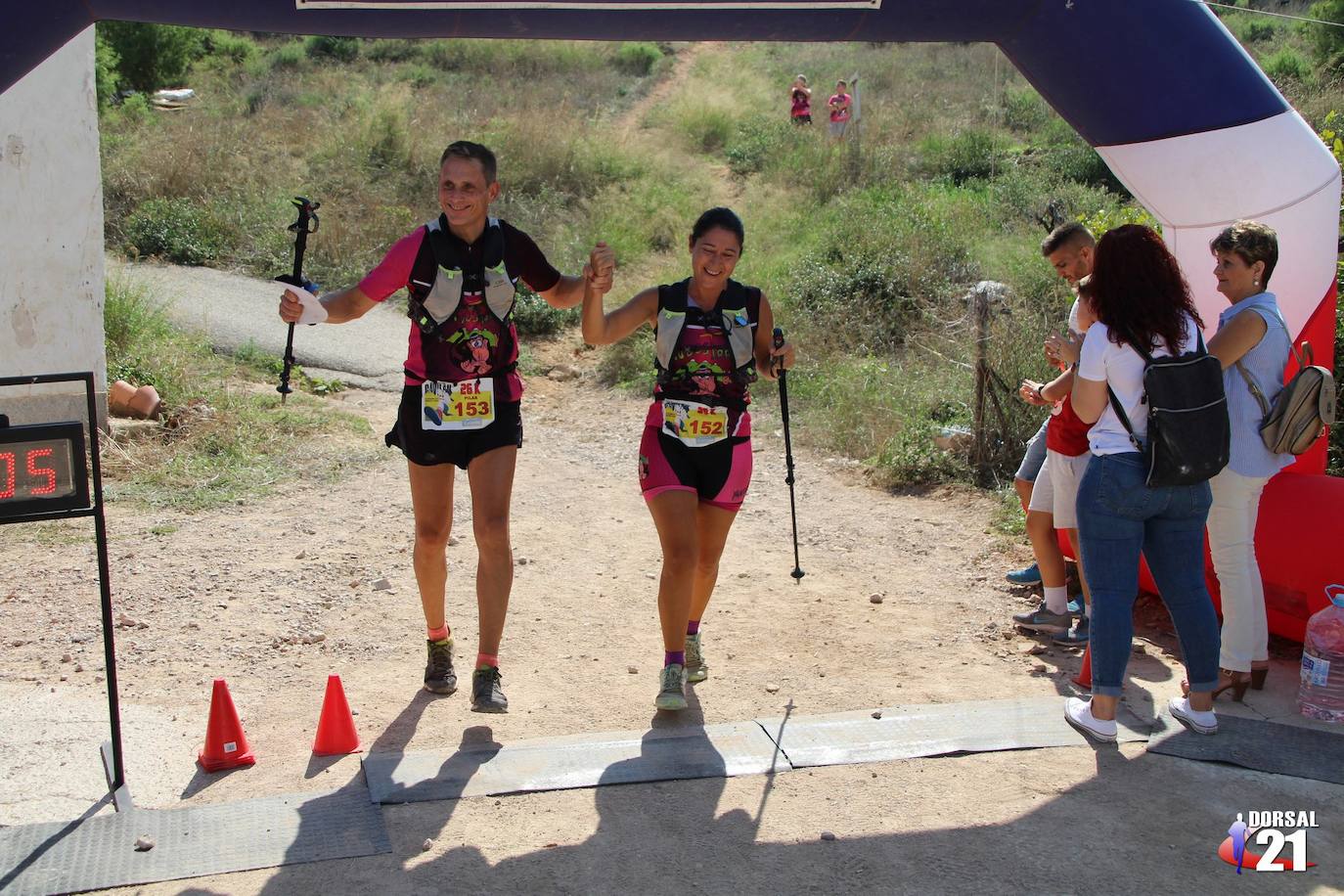 El atleta del Mobel Automenor Running Team Alfonso De Moya se lleva el VI Trail del Gavilán con un tiempo de 2:19:21 en los 22 kilómetros, por los 2:43:57 para su compañera de club Ana Isabel Cánovas