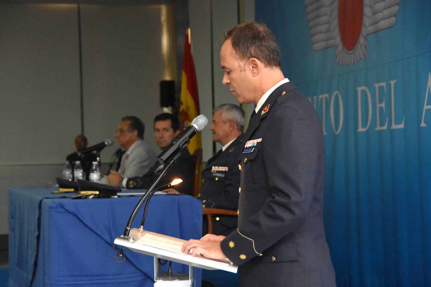 El presidente del Grupo Fuertes muestra su satisfacción de habe realizado el servicio militar en dicho lugar durante la apertura del curso escolar 2019/2020 de la Escuela Militar de Paracaidismo Méndez Parada