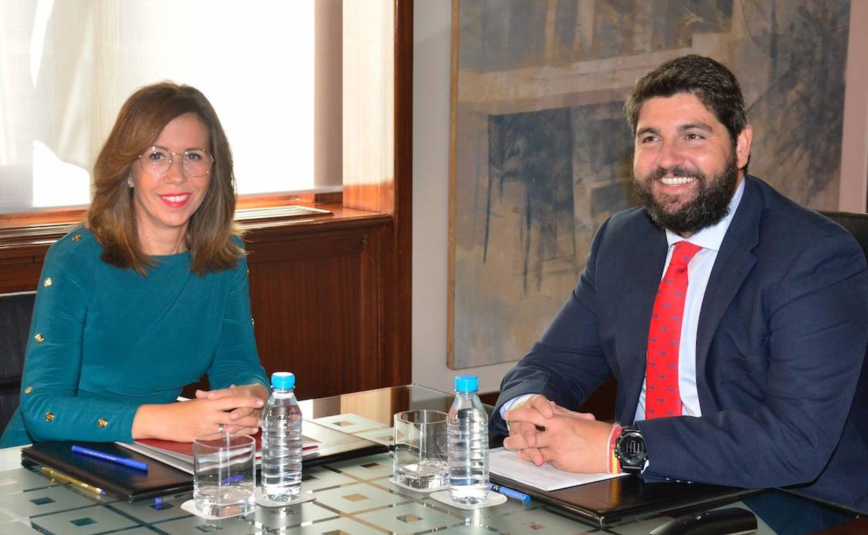 Ana Belén Castejón y Fernando López Miras, reunidos este martes.