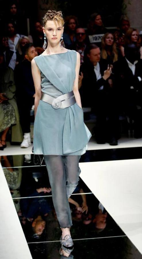 Los diseños Primavera/Verano 2020 de Giorgio Armani desfilan en la Milán Fashion Week