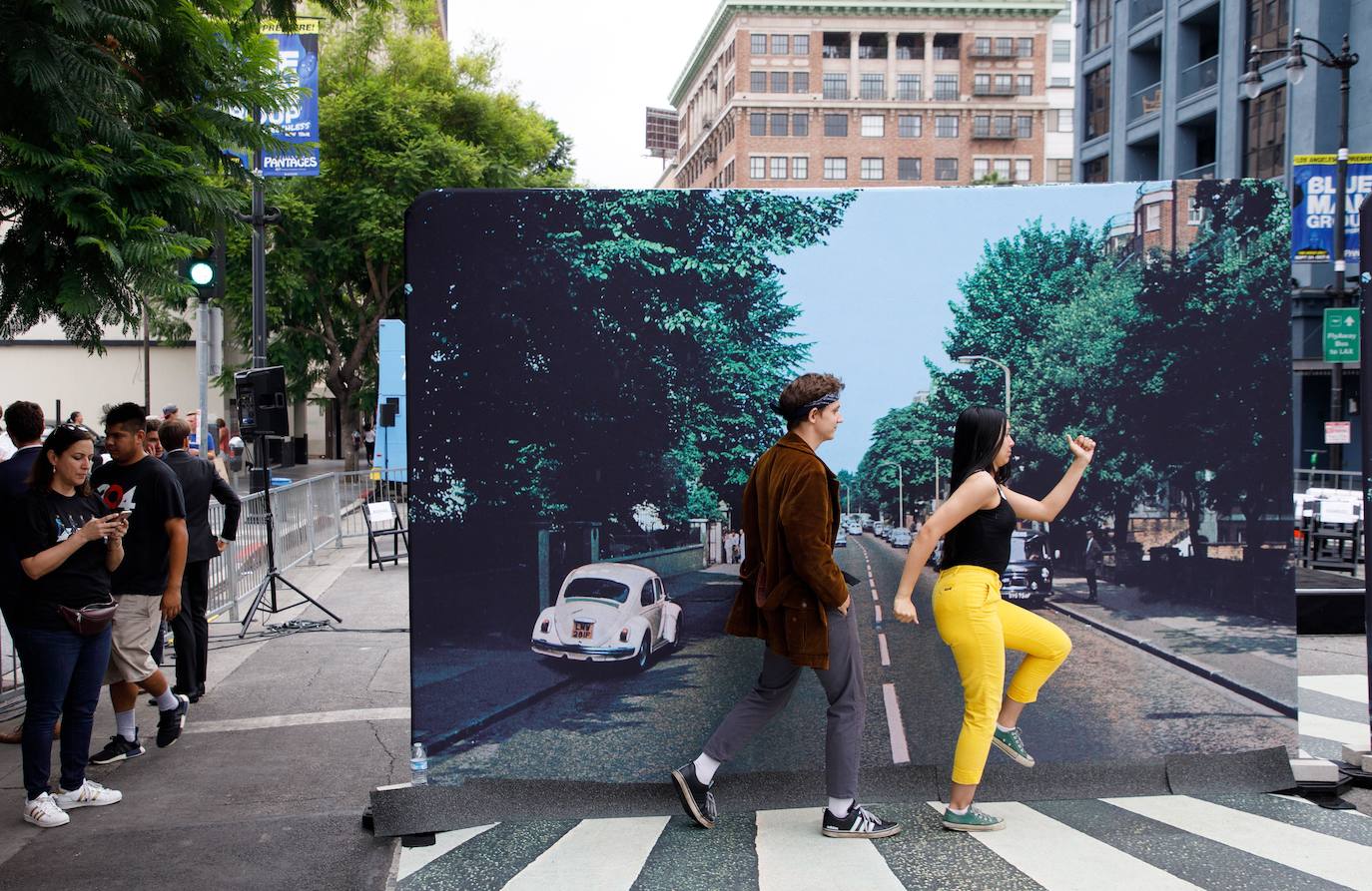 Distintos actos conmemorativos festejan la celebración de los 50 años del «Abbey Road» de The Beatles en lugares tan dispares como Cuba o Hollywood. Cuando «Abbey Road» se publicó el 26 de septiembre de 1969, nadie dijo que aquel iba a ser el último disco de los Beatles, pero ellos lo grabaron como si nunca más fueran a trabajar juntos. Incluso colocaron un tema llamado «The end» como cierre del álbum.