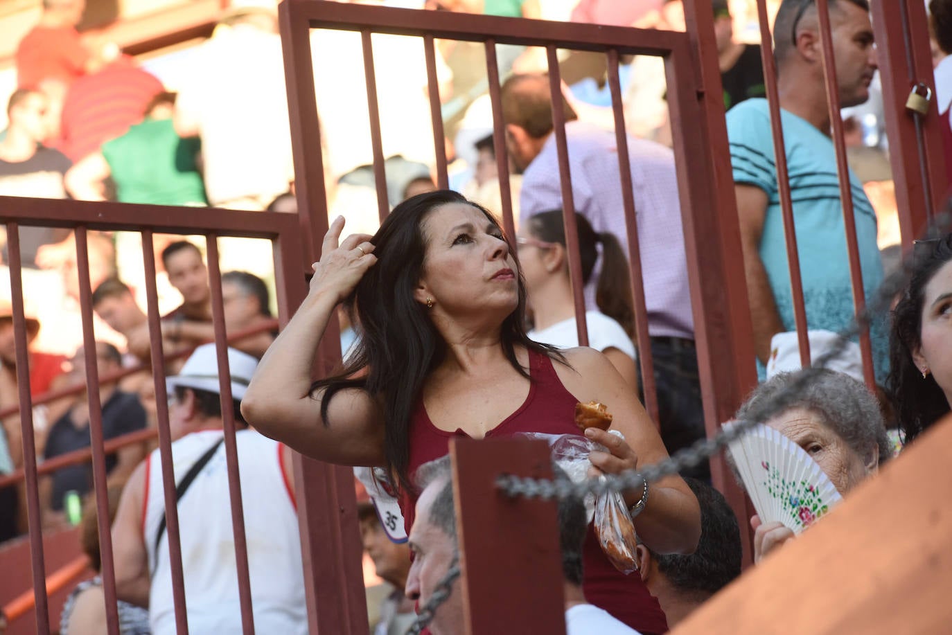 Perera dio una gran tarde de toros y se llevó cuatro orejas; Ponce y Ureña pasearon dos por coleta.